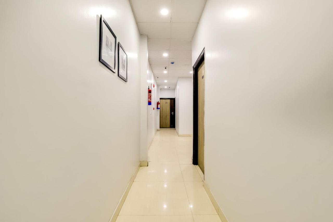 Collection O 71756 Hotel Silver Arrow Near Pacific Mall Tagore Garden Delhi Zewnętrze zdjęcie